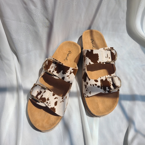 🚨Best Seller// Cow print Sandal - Picture 4 of 5